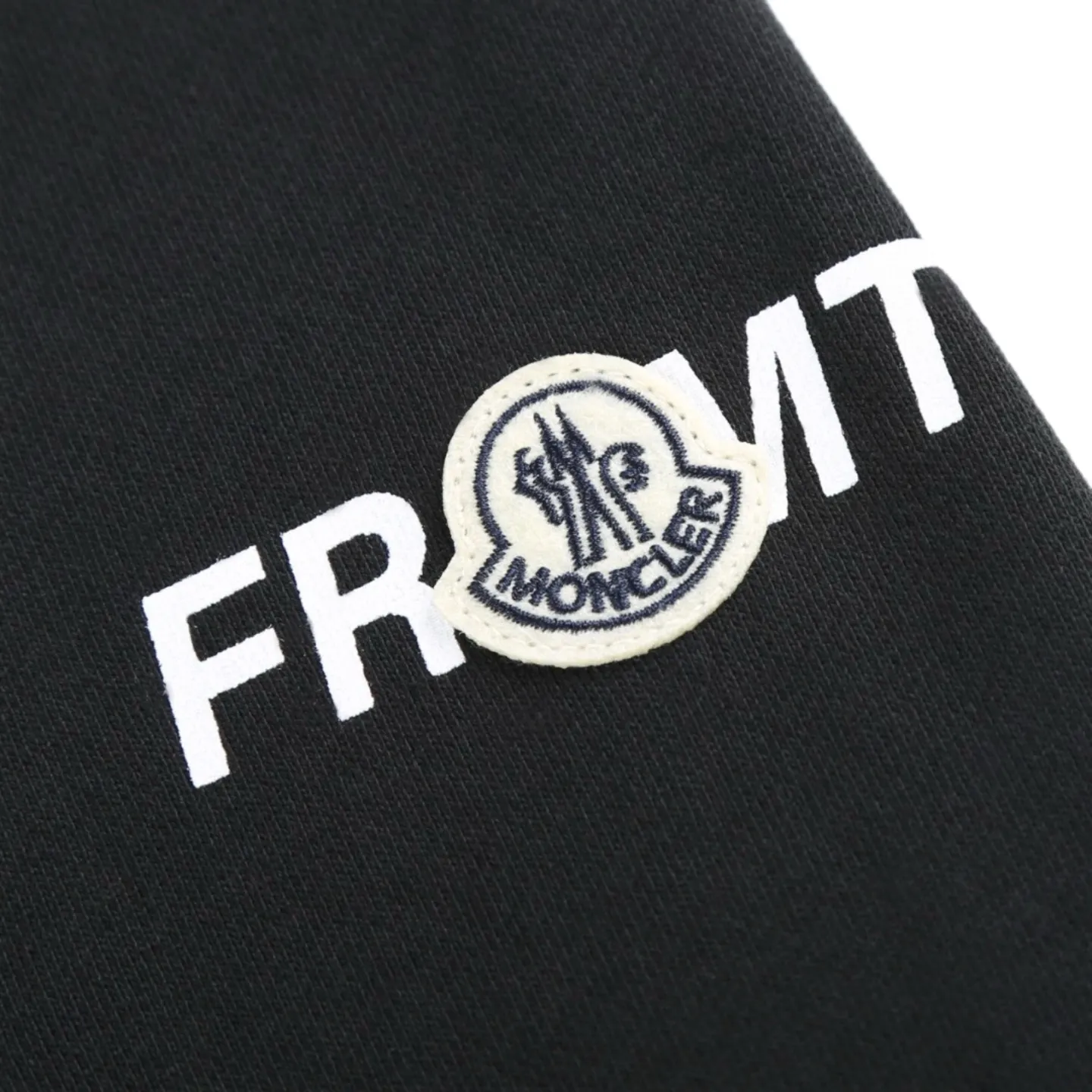Moncler （Black） ， ， ， ， 。 ， 。 4 ， ， 3 。 ， ， 。 2*2 ， ， ， ， ， 。 ， ， ， ， 。 Size:S/M/L/XL